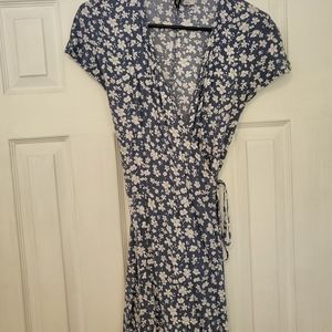 H&M Divided Blue and White Floral Mini Wrap Dress